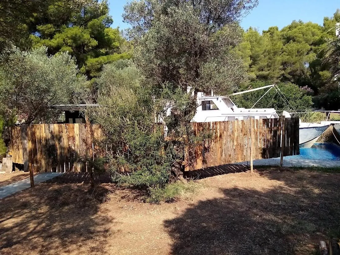 Leonardo, Houseboat In The Pool 0*, Nikiti (Sithonia)